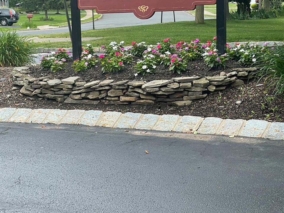 1st image of 108 Bayberry Dr