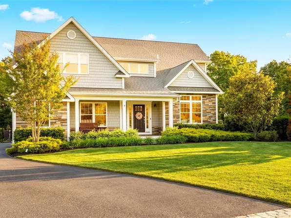 38 Blackberry Lane, Center Moriches, NY 11934