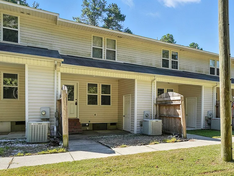 281 Marshbanks St — Photo 13