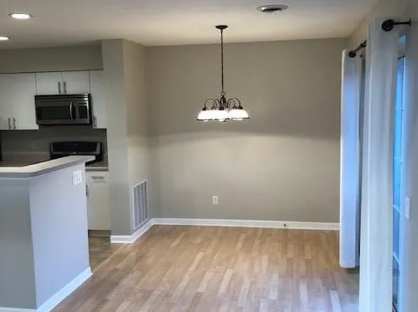2896 Holborn Cir, Madison, WI 53718