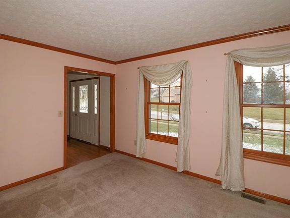 5th image of 1705 Garrett House Ln