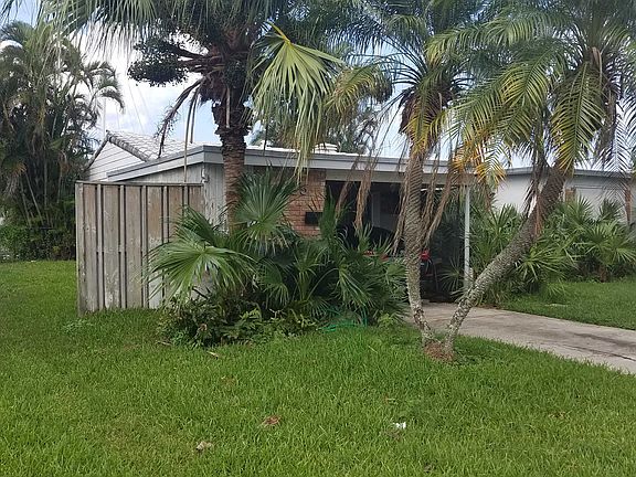 2nd image of 1105 Guava Isle