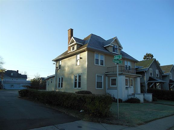 3rd image of 619 W Franklin St