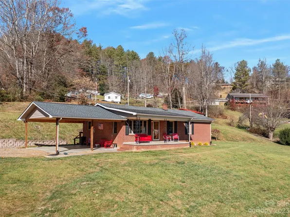 22 Banco Sawmill Rd, Burnsville, NC 28714