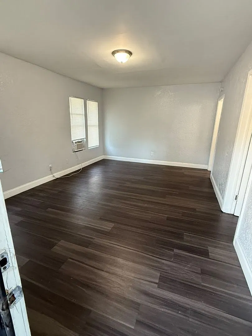 Move-In Special! Move In With Just A $500 Security Deposit And Only $500 For Your First Month's R... — Photo 4