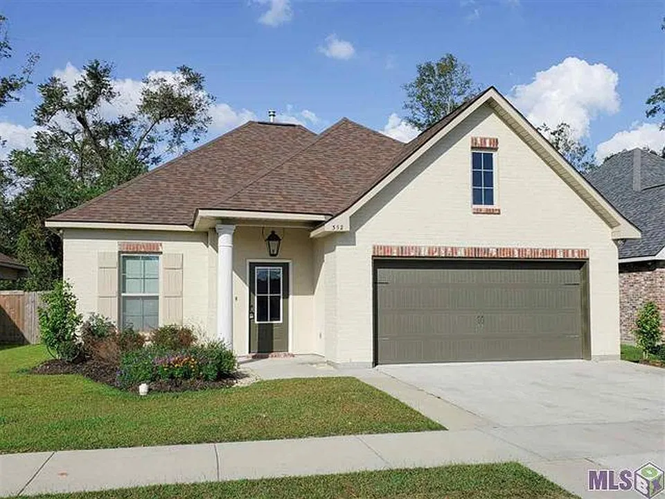 352 Lake Breeze Dr