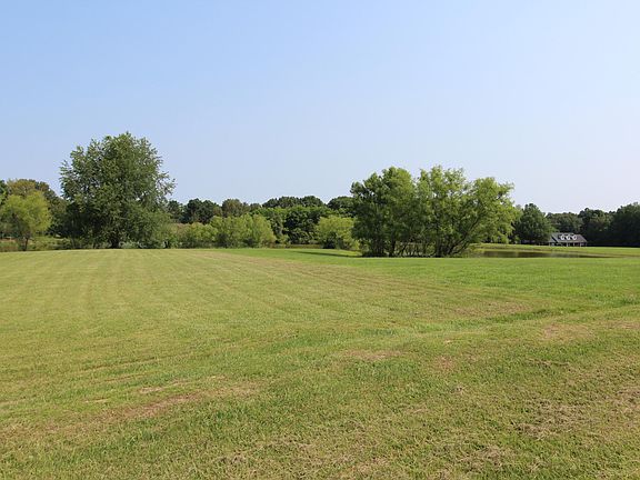 3rd image of 1 Eagle Lake Rd
