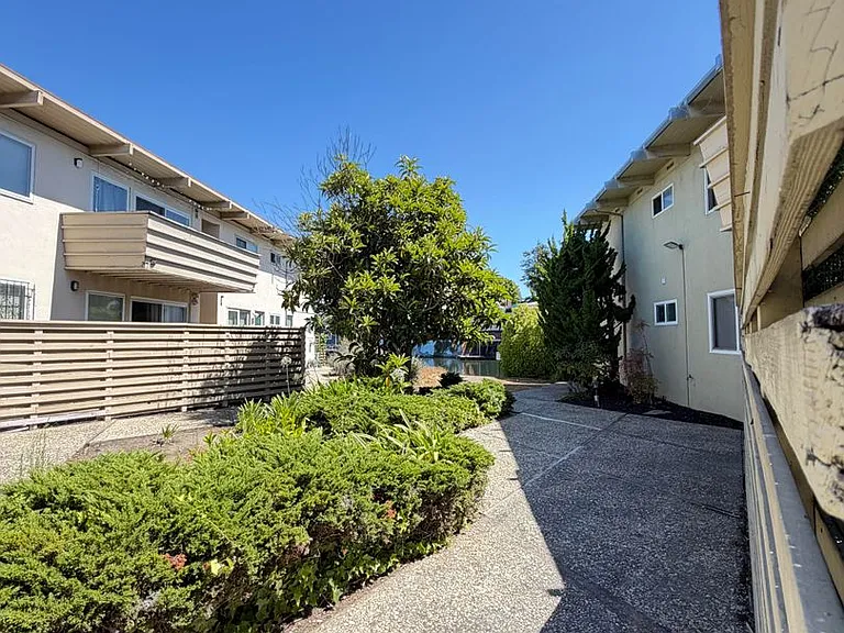 2217 Otis Drive — Photo 2