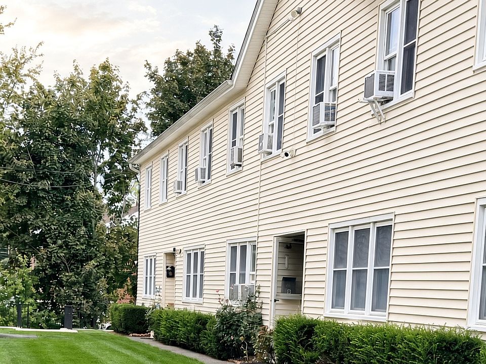1st image of 13 Ferris Ave #9