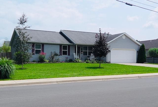 1st image of 965 E Lawn Ave
