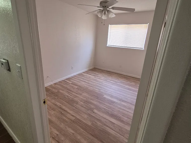 6644 Mariposa Dr — Photo 34
