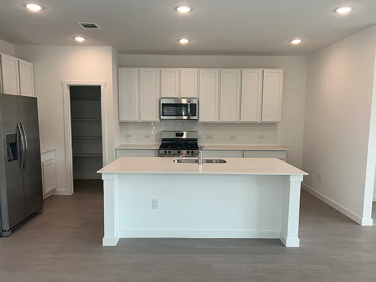 2272 Monument Hl — Photo 9