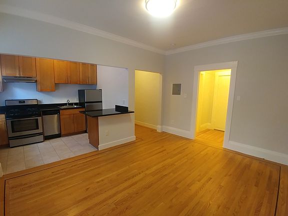 3rd image of 820 Post St #304