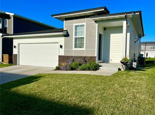1423 NE Little Beaver Dr, Grimes, IA 50111
