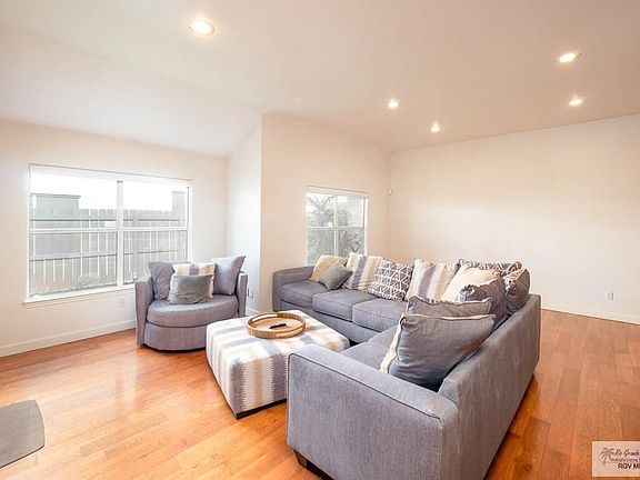 3rd image of 3502 Santa Inez Cir