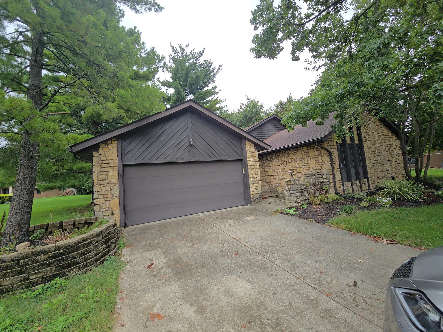 3 bed, 2.5 bath, 1481 sqft, $2,675 — Photo 2