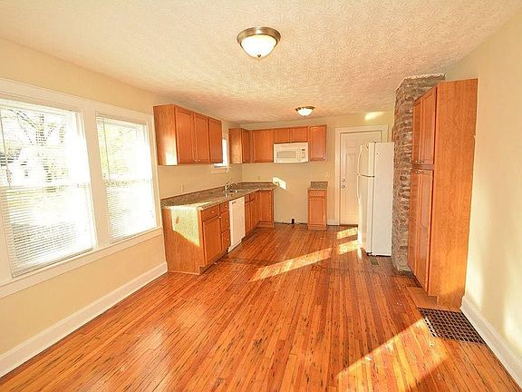 4th image of 4620 Crittenden Ave