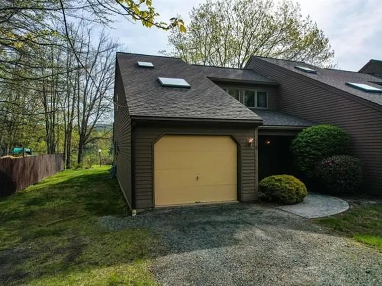15 Manor Estates Dr #1 — Photo 14