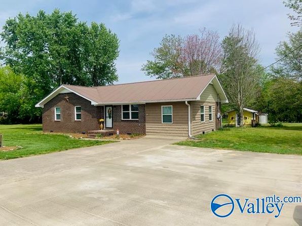 146 Hodges St, Rainsville, AL 35986