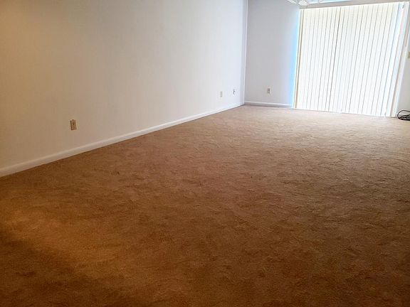 5th image of 63 Lincoln Dr