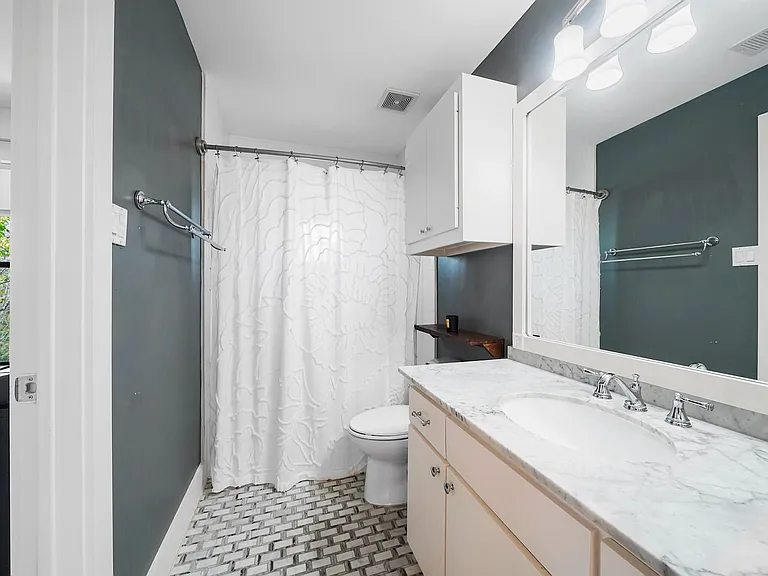 1231 Jackson Blvd — Photo 22