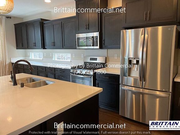 3rd image of 1063 Bridlewood Dr