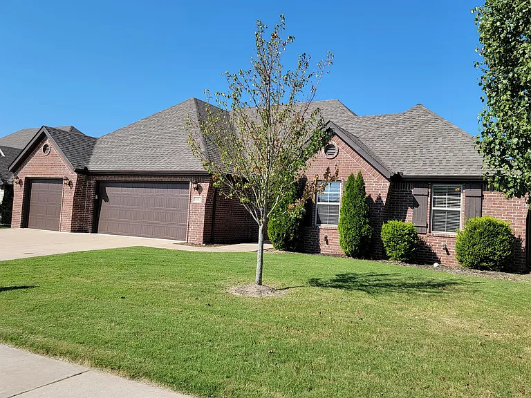 1053 Tarah Knolls Cir — Photo 25