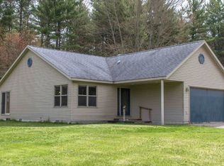 2910 N West River Rd, Sanford, MI 48657