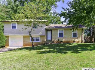 1106 Brookmeade St NW, Huntsville, AL 35816