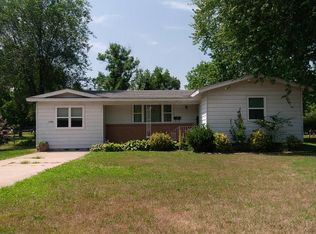 1506 W Cypress St, Rogers, AR 72758