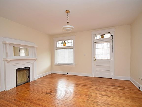 4th image of 2328 Muriel Ct