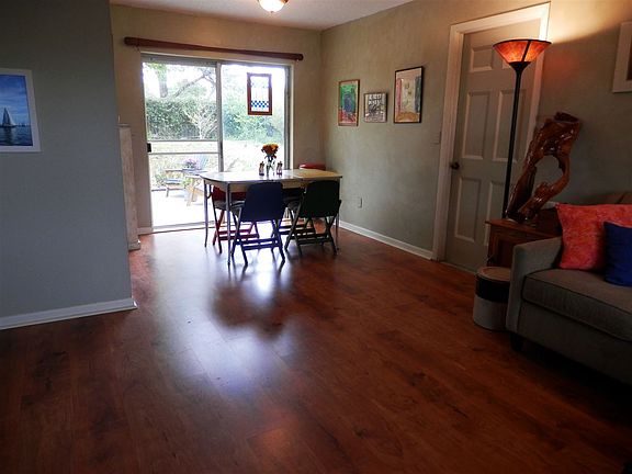 5th image of 781 Gilda Dr