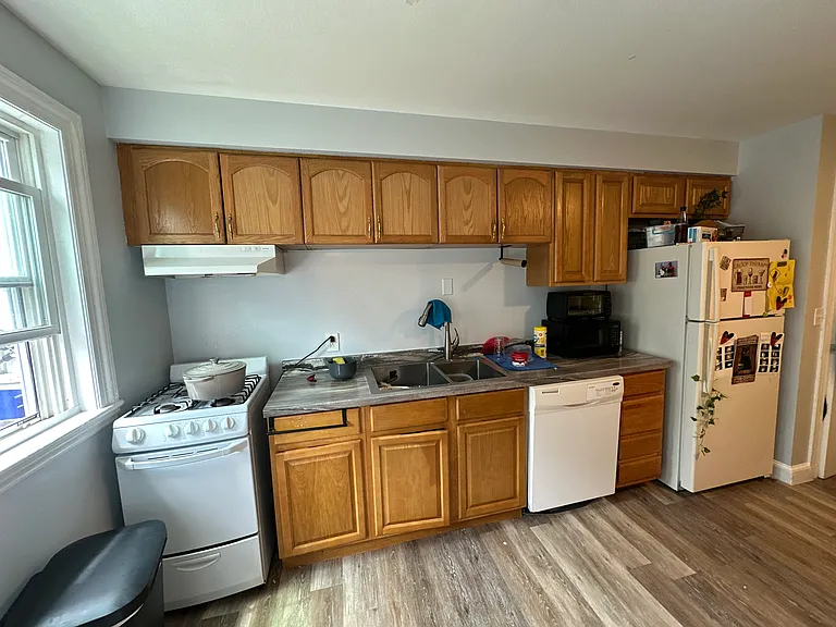 491 Lynn St #1 — Photo 6