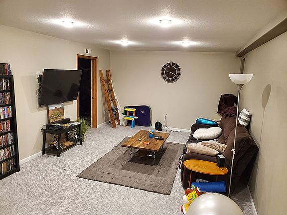 3rd image of 1213 Settlers Ln