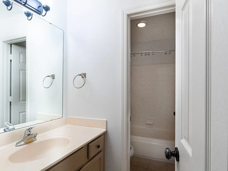 2713 Kennedy Ct — Photo 16