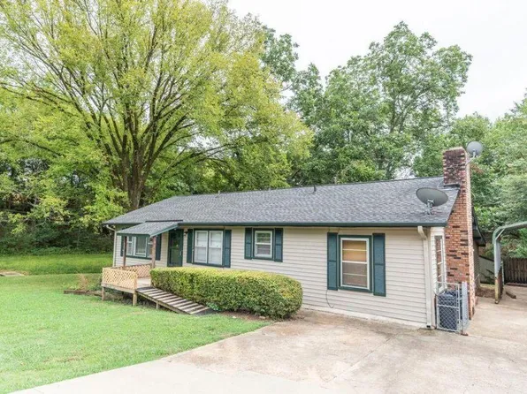 100 Freeman St, Starkville, MS 39759