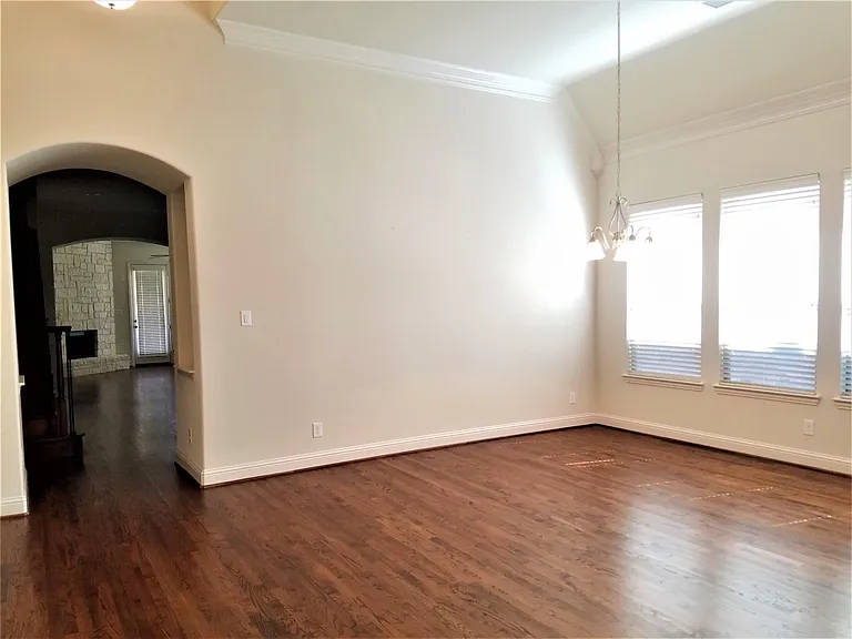 8714 Isaac St — Photo 12