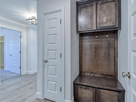 5th image of 2420 Heather Rd