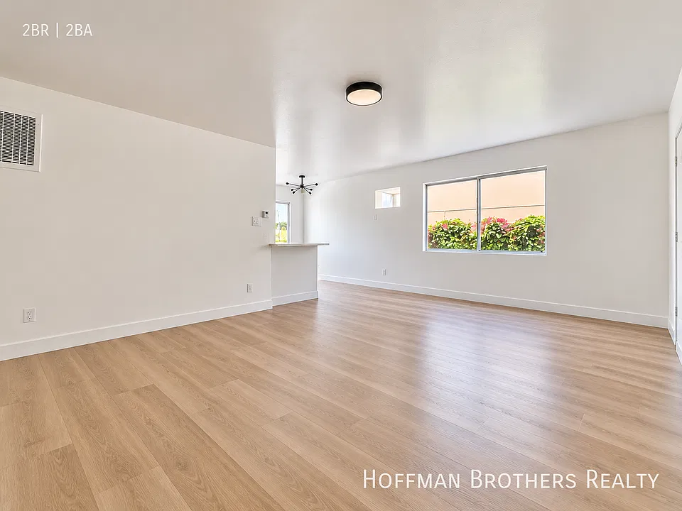 136 S Oxford Ave #5