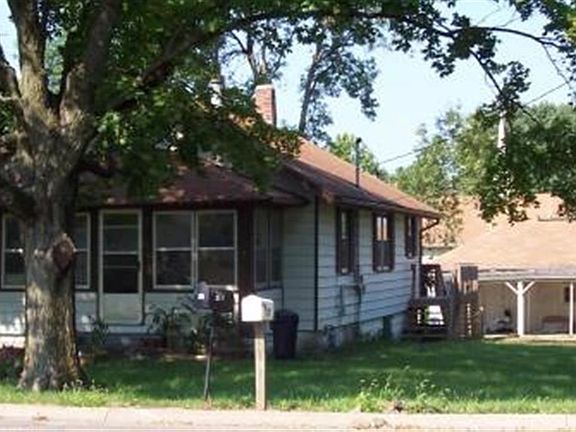 4th image of 2400 S Grand Ave