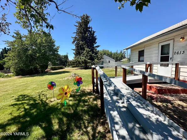 2613 Cascade Rd, Yakima, WA 98901
