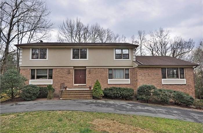 5 Bedroom 3.5 Baths