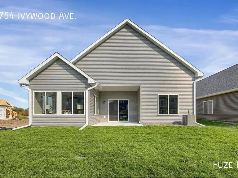 6754 Ivy Wood Ave — Photo 2
