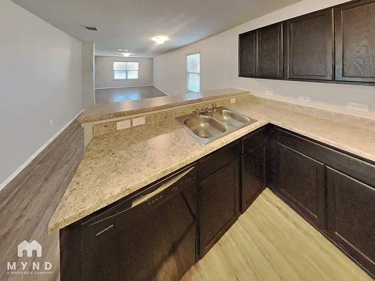 9527 Apple Ridge Ln — Photo 4
