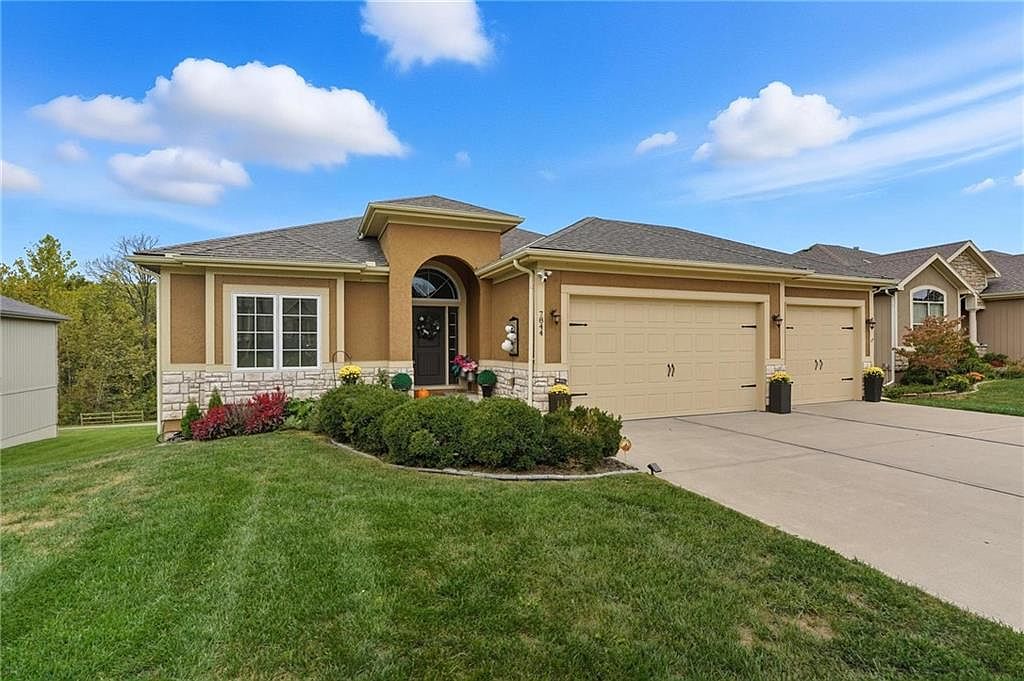 7844 N Walrond Ave, Kansas City, MO 64119 | MLS #2579243