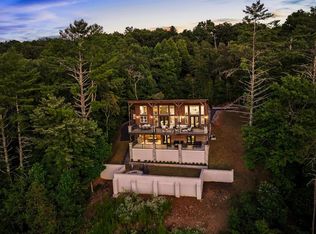 744 Bear Walk Rd, Mineral Bluff, GA 30559