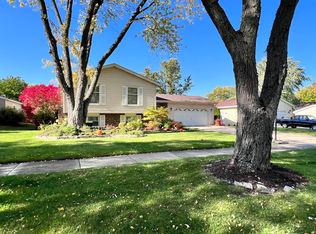 2218 Kingston Dr, Wheaton, IL