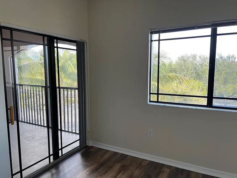 2802 Sarento Pl #302 — Photo 8