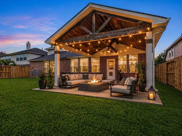 4438 W Maple Dr, Friendswood, TX 77546