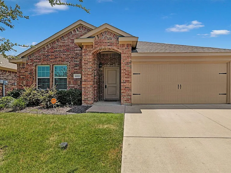 1111 Meadow Side Dr — Photo 1